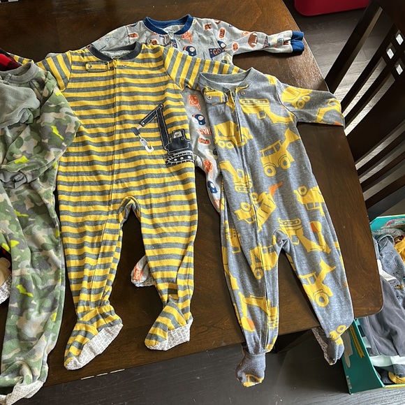 Warm onesies good used condition - Picture 3 of 3
